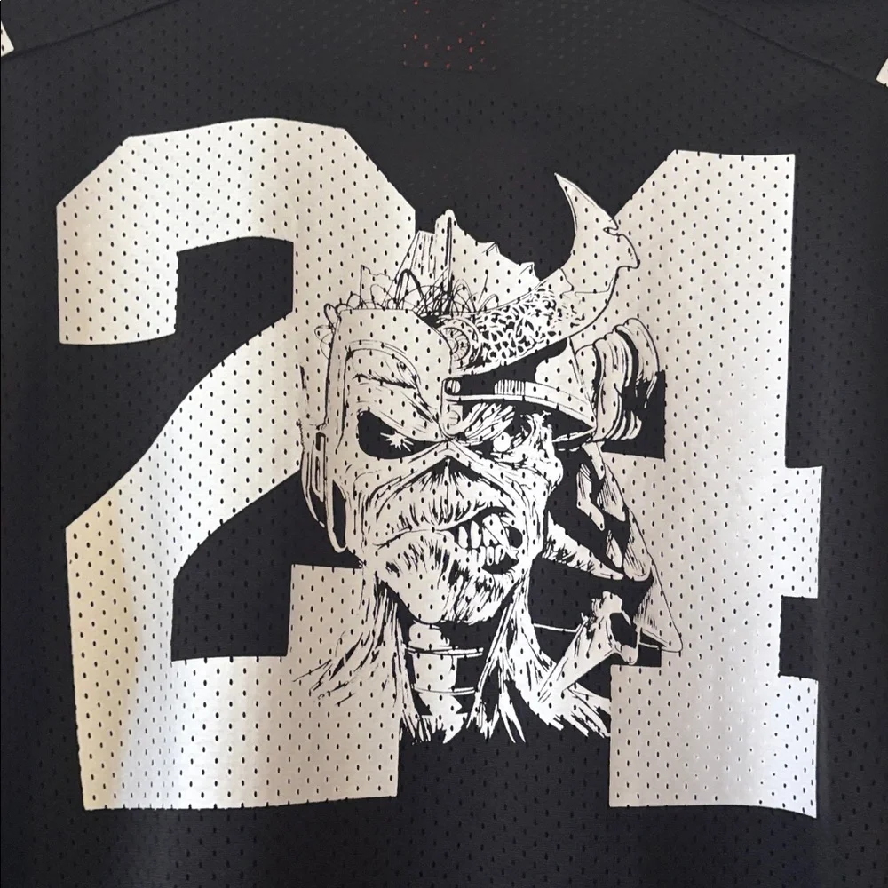 Iron Maiden - The Future Past 24 american football shirt - Picture 4 of 9